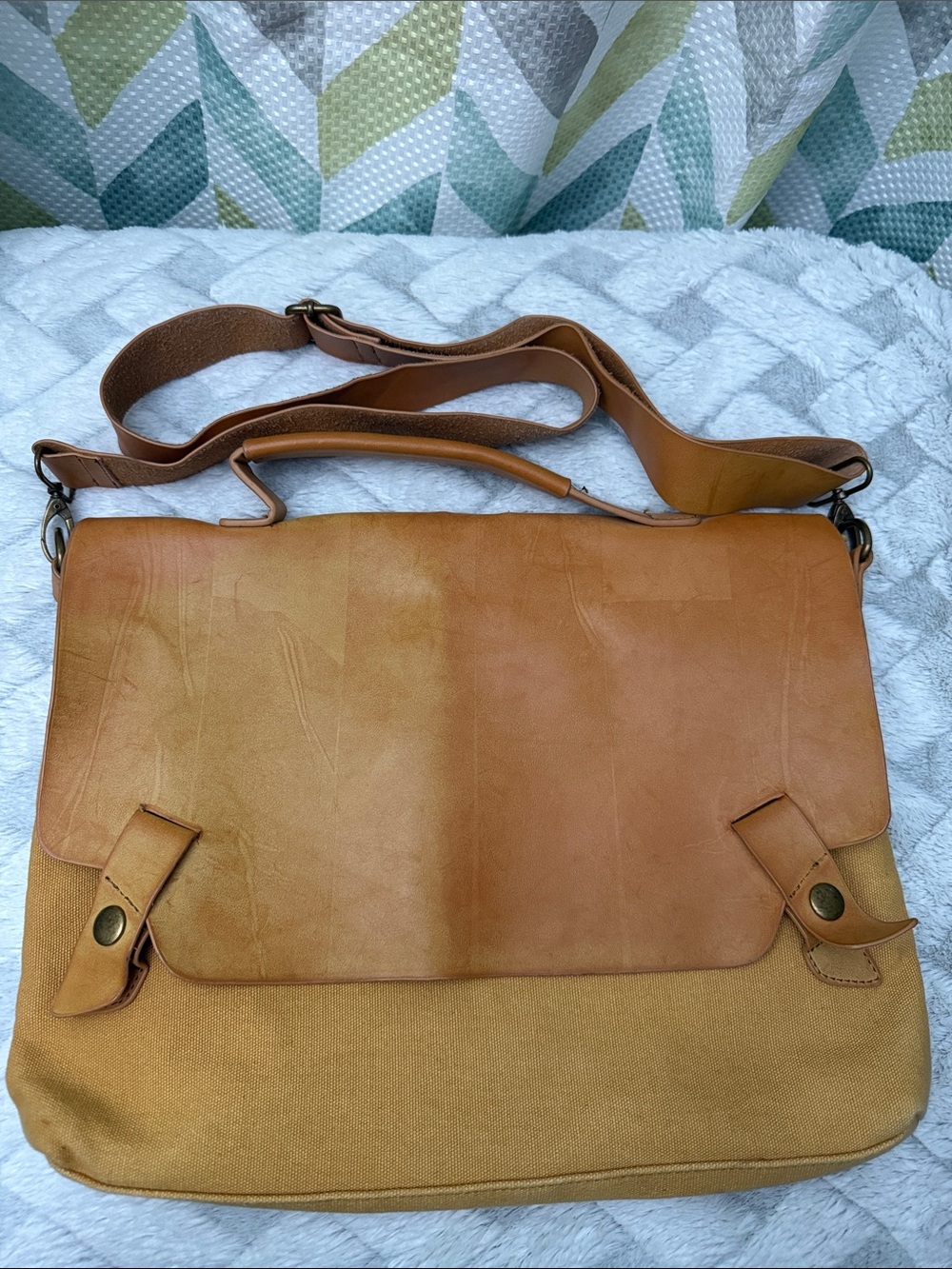 21men Tan and Light Brown Messenger Bag